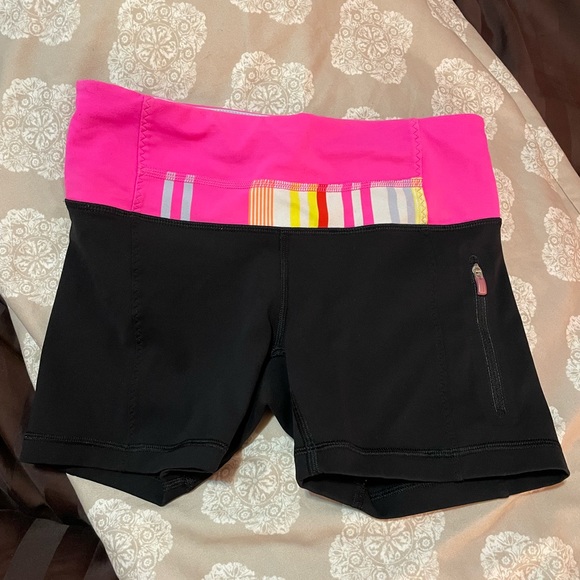 Size 2 Black Lululemon Fast Track Running Shorts with Raspberry Glo Waist - Picture 14 of 16